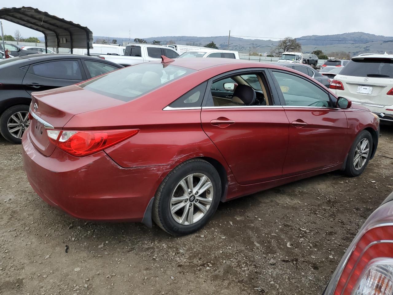 2011 Hyundai Sonata - Image 3