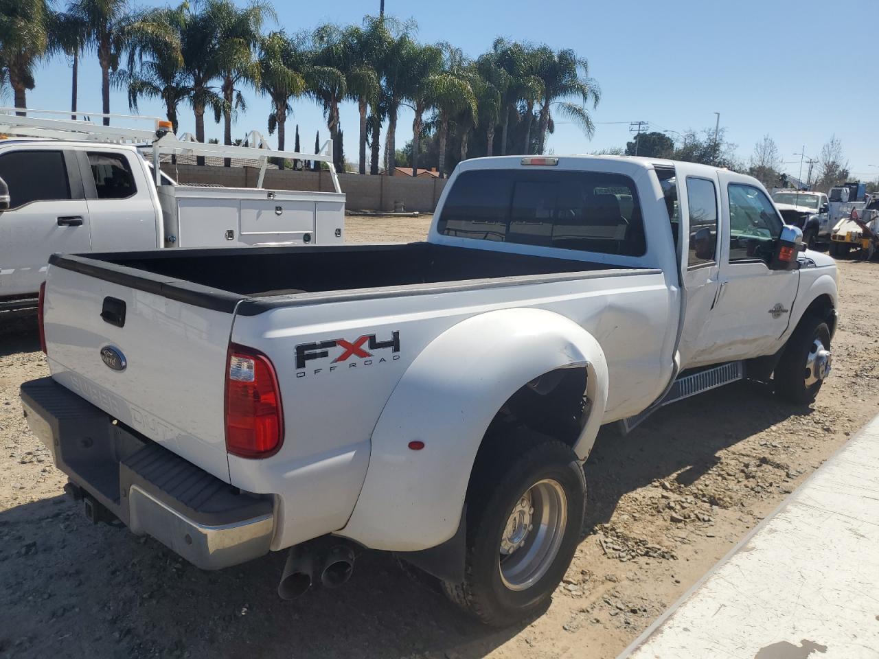 2011 Ford F350 - Image 3