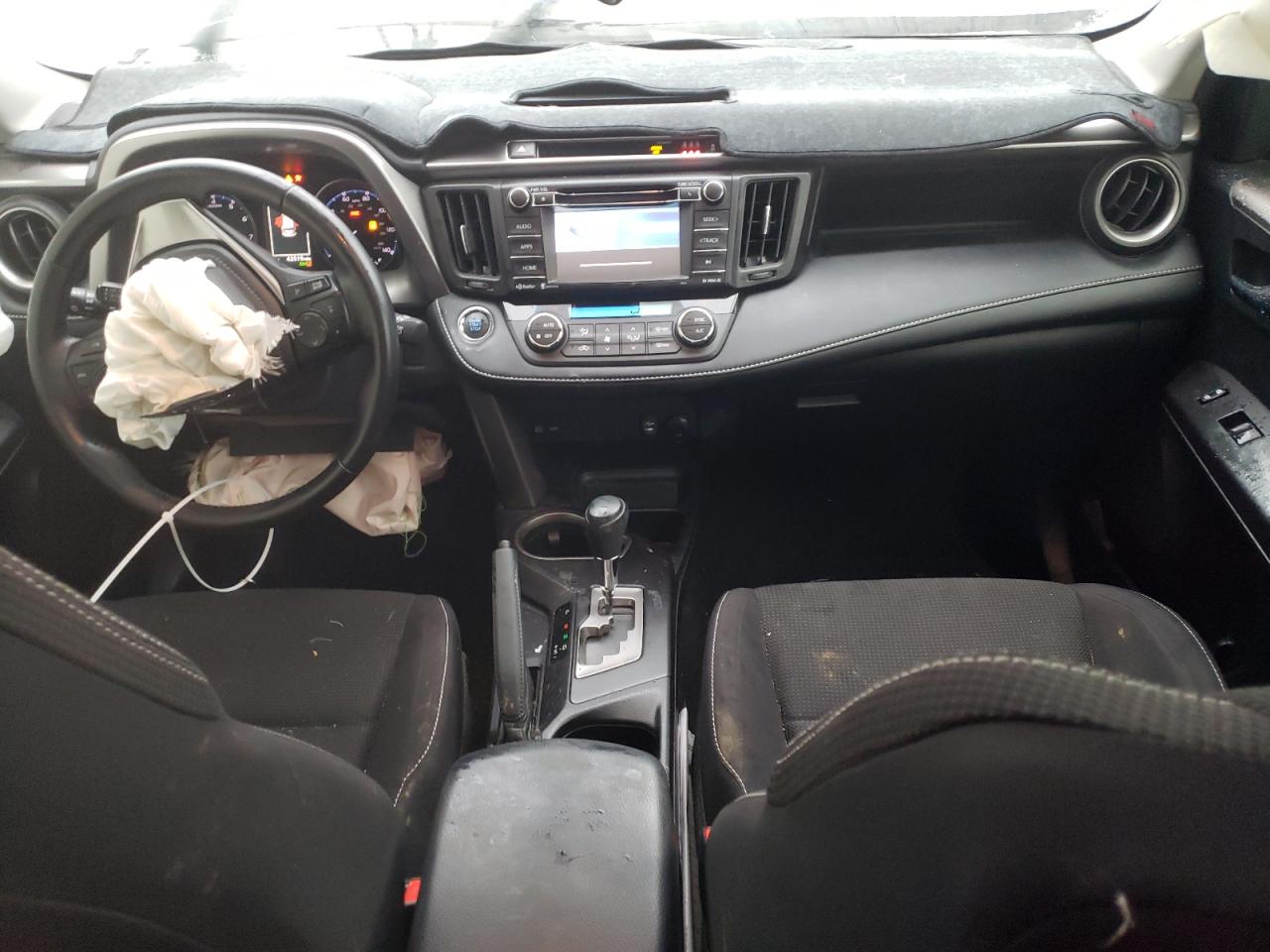 2018 Toyota RAV 4 - Image 8