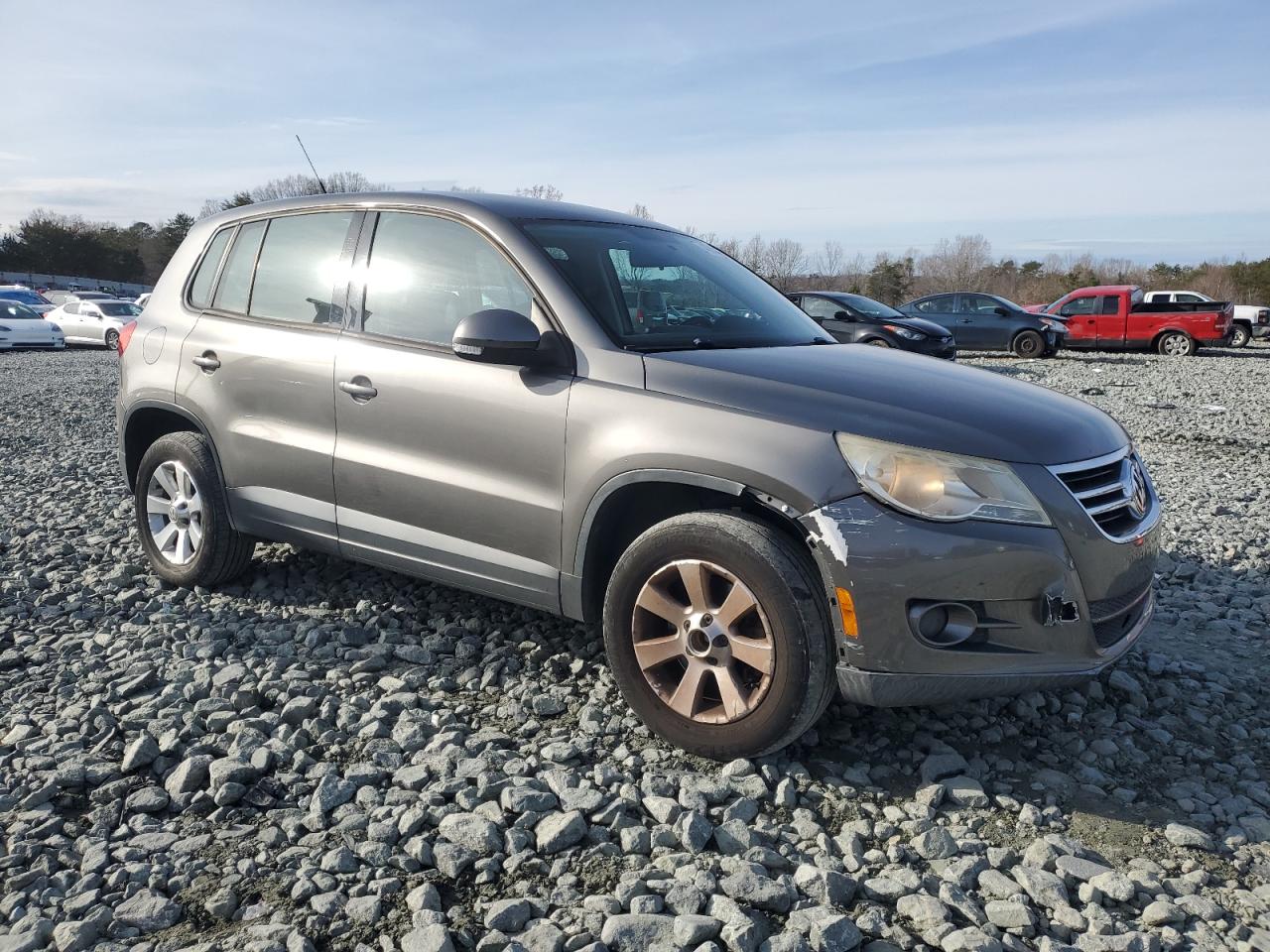 2010 Volkswagen Tiguan - Image 4