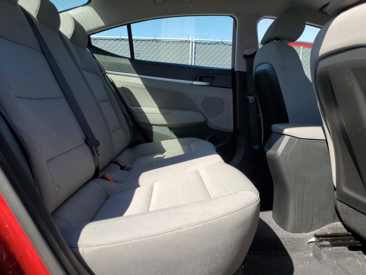 2019 Hyundai Elantra - Image 10