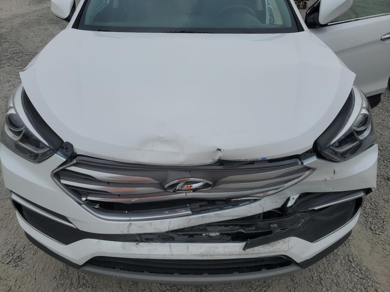 2018 Hyundai Santa Fe - Image 12