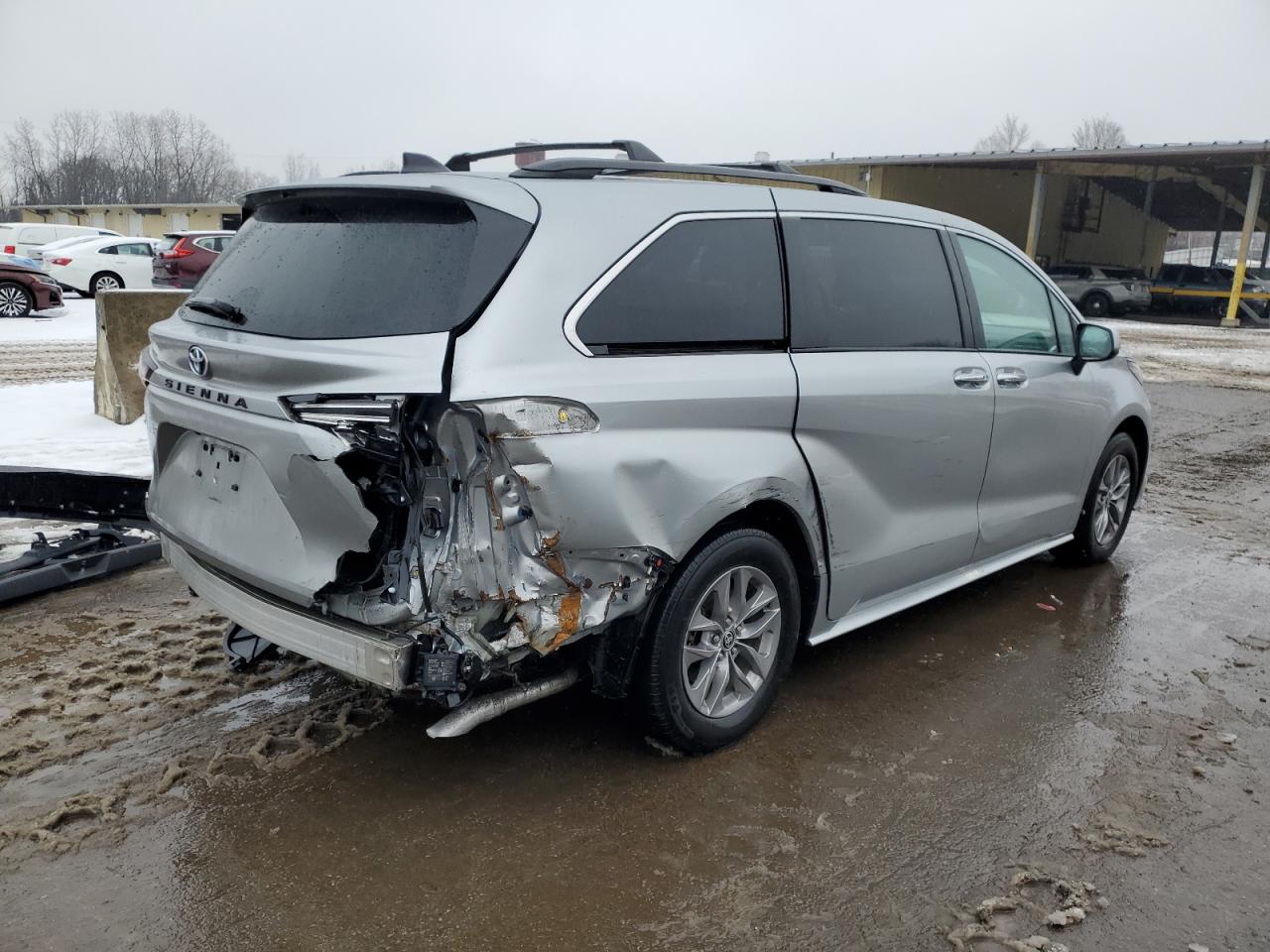 2022 Toyota Sienna - Image 3