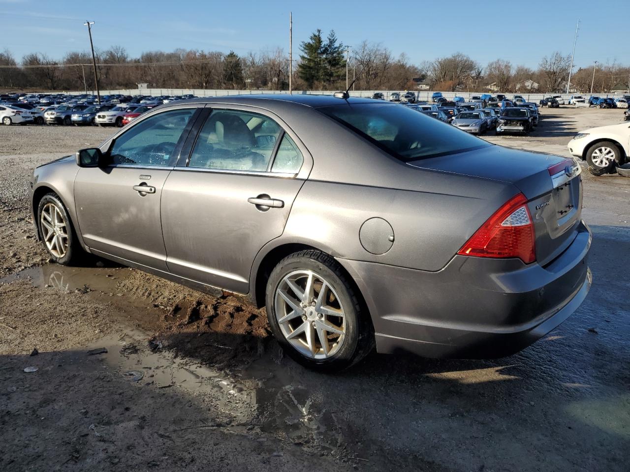 2010 Ford Fusion - Image 2