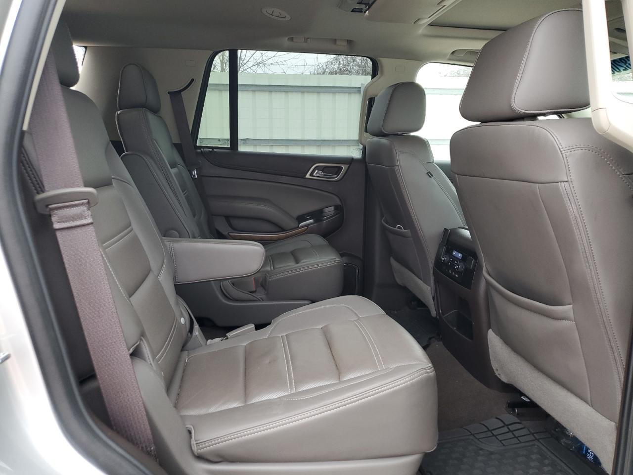 2020 GMC Yukon - Image 11