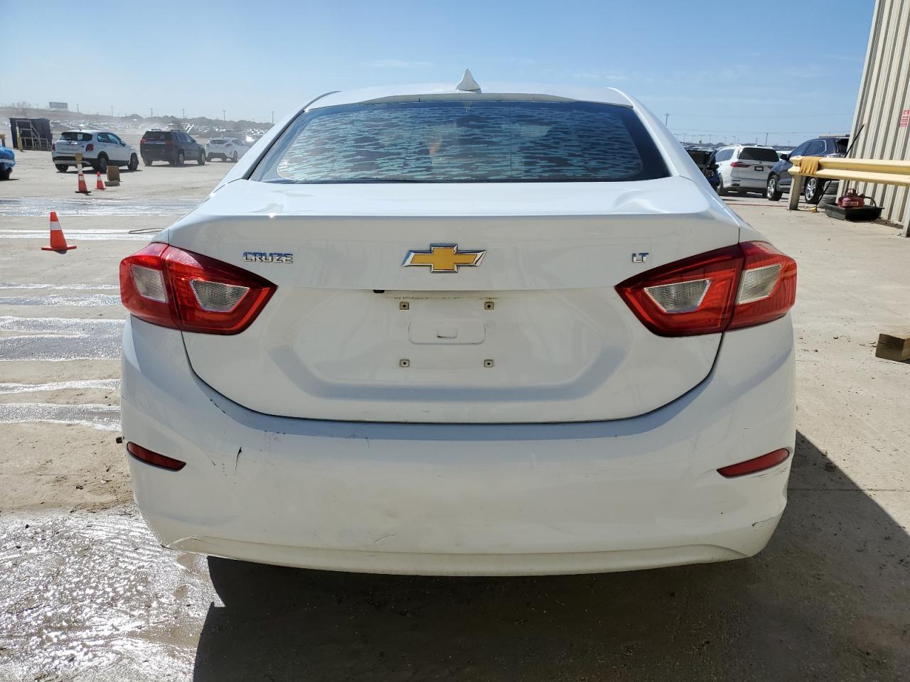 2017 Chevrolet Cruze - Image 6