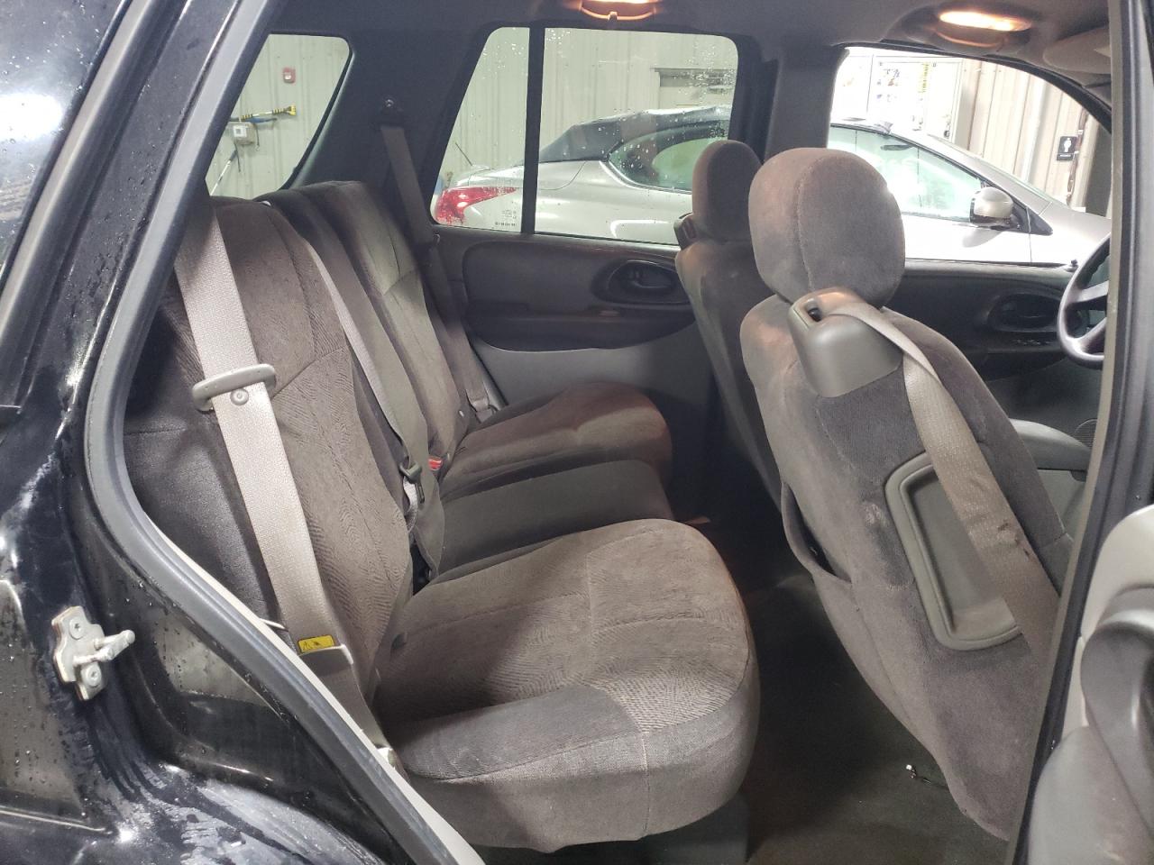 2004 Chevrolet TrailBlazer - Image 10
