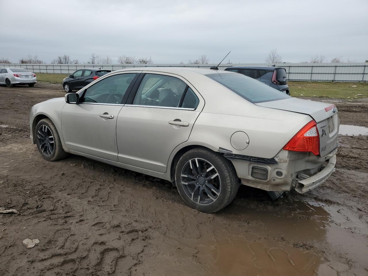 2010 Ford Fusion - Image 2