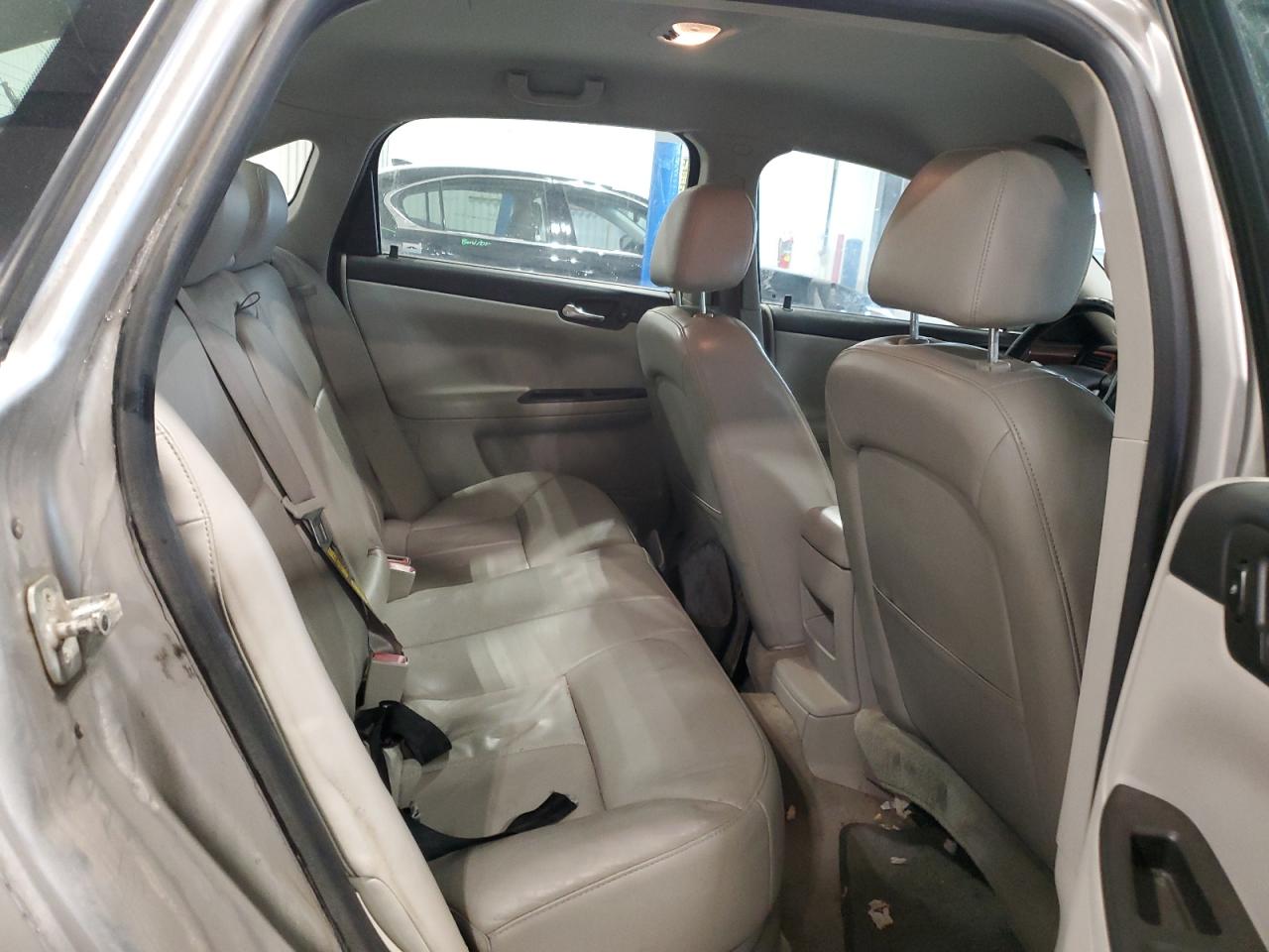 2006 Chevrolet Impala - Image 10