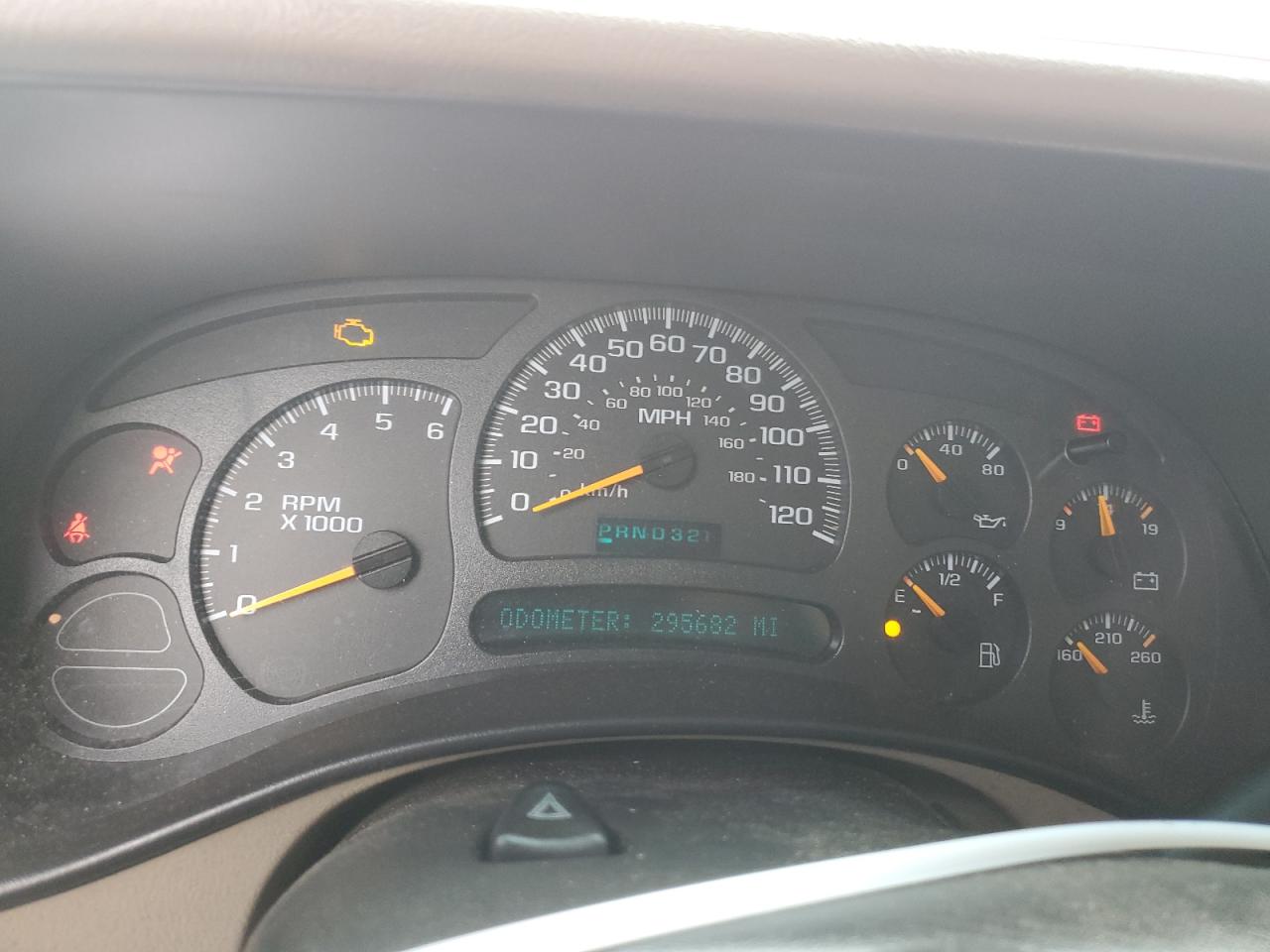 2004 Chevrolet Silverado - Image 9