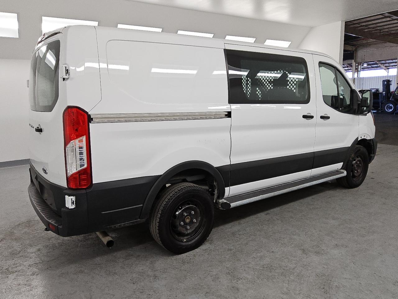 2023 Ford Transit - Image 3