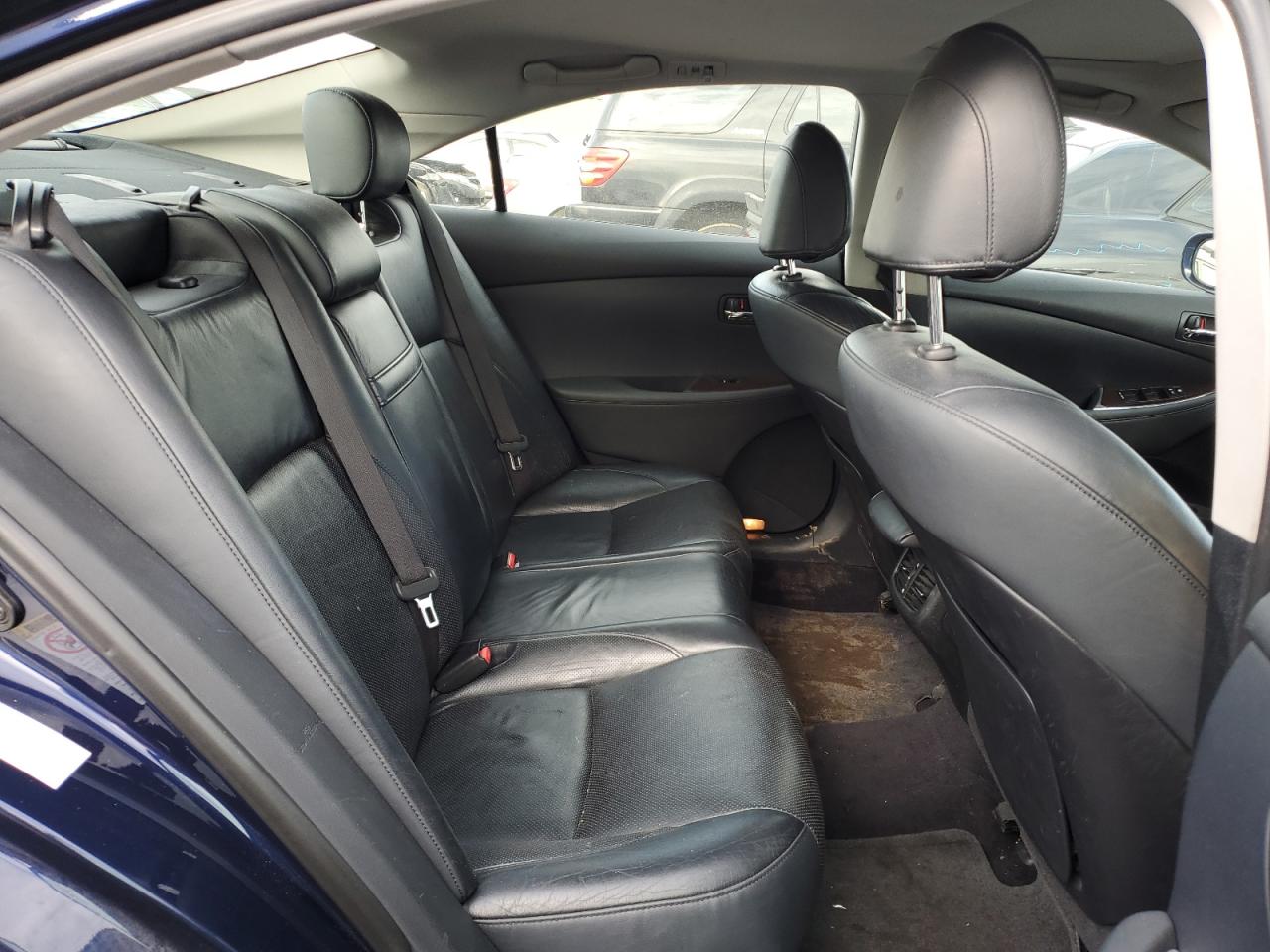 2011 Lexus ES - Image 10