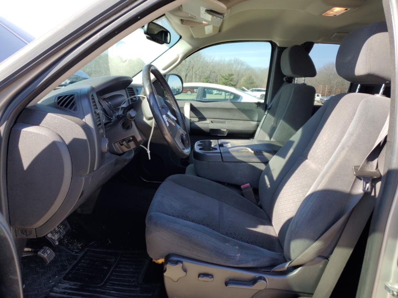 2007 Chevrolet Silverado - Image 7