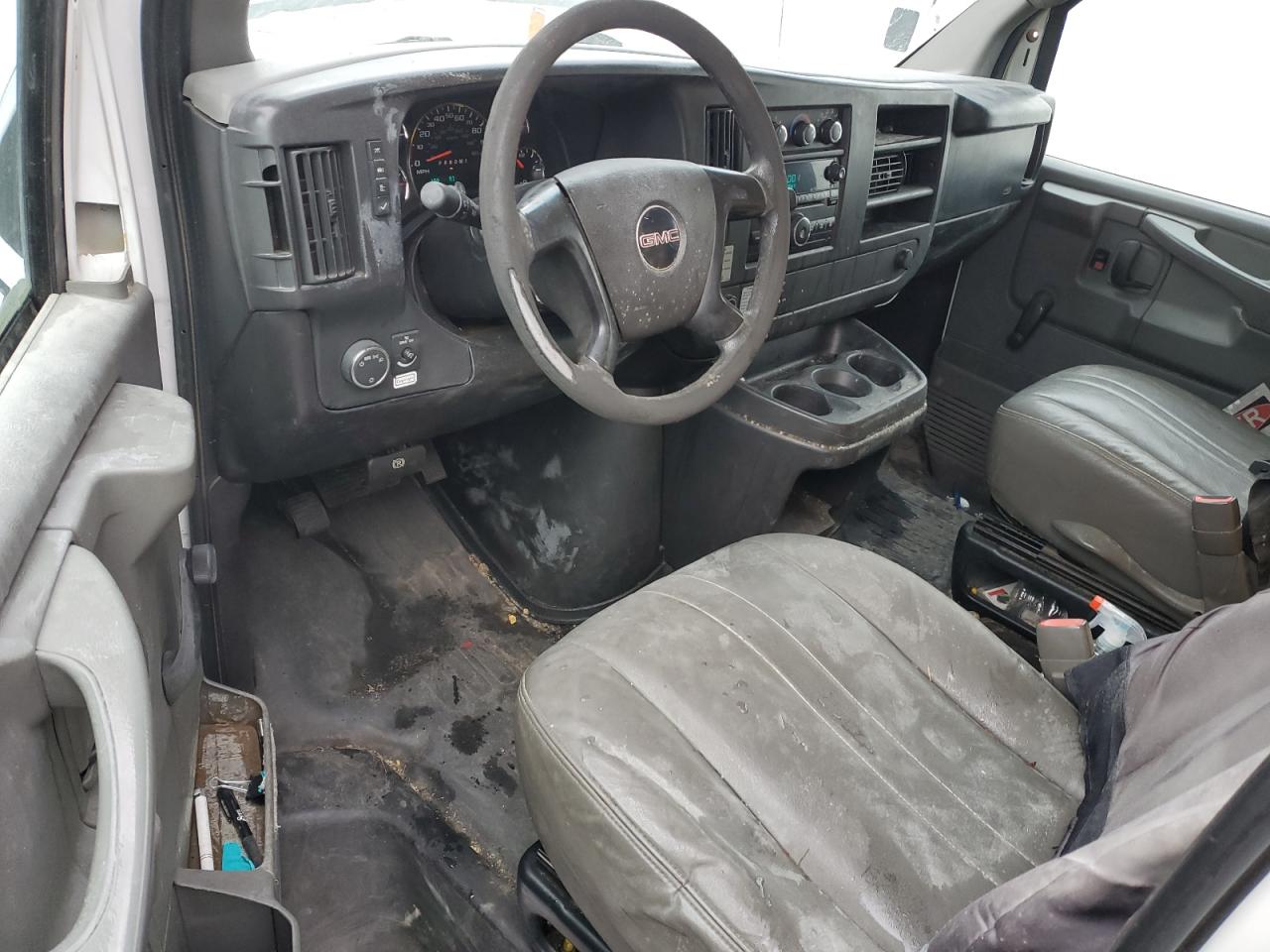 2011 GMC Savana - Image 8