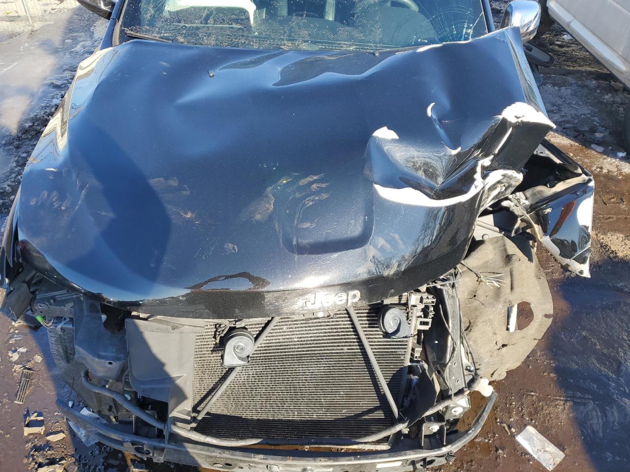 2019 Jeep Grand Cherokee - Image 12