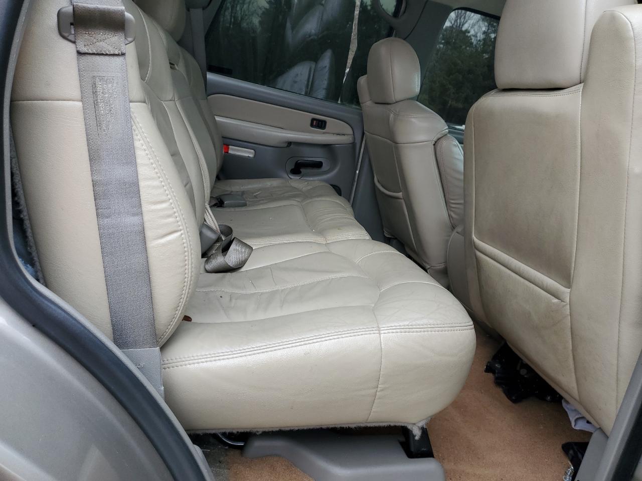 2001 Chevrolet Tahoe - Image 11