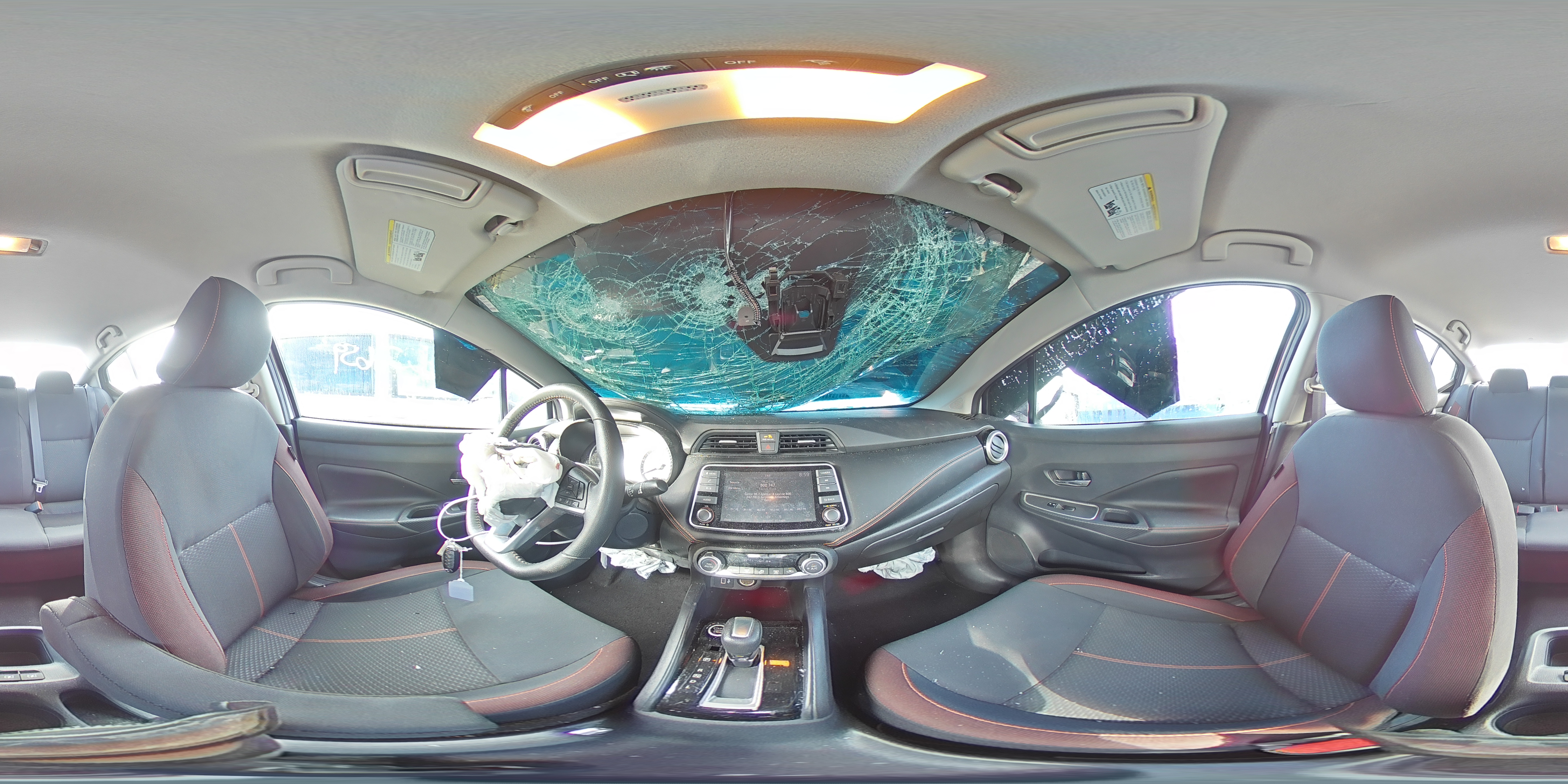 2020 Nissan Versa - Image 13