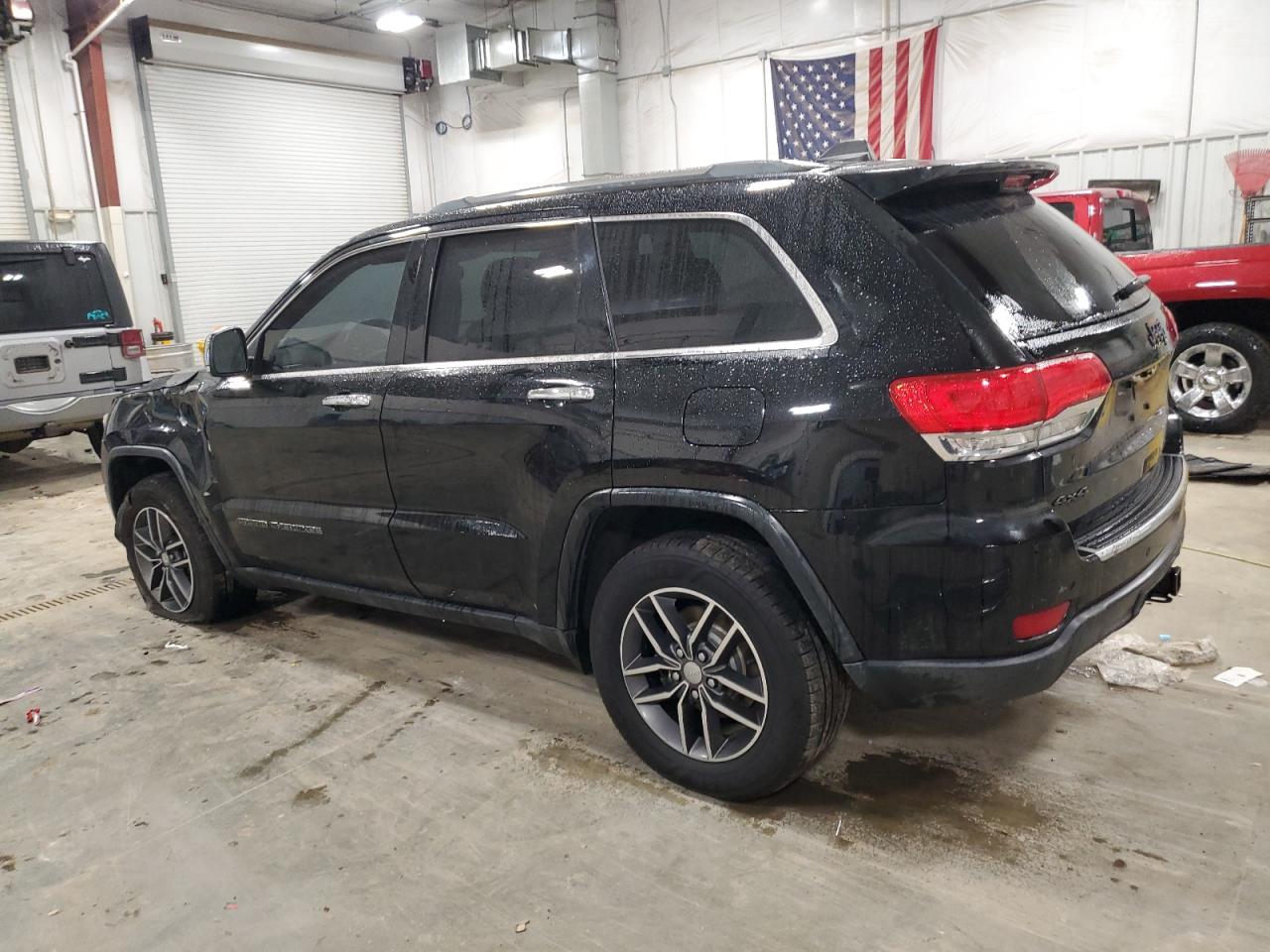 2018 Jeep Grand Cherokee - Image 2