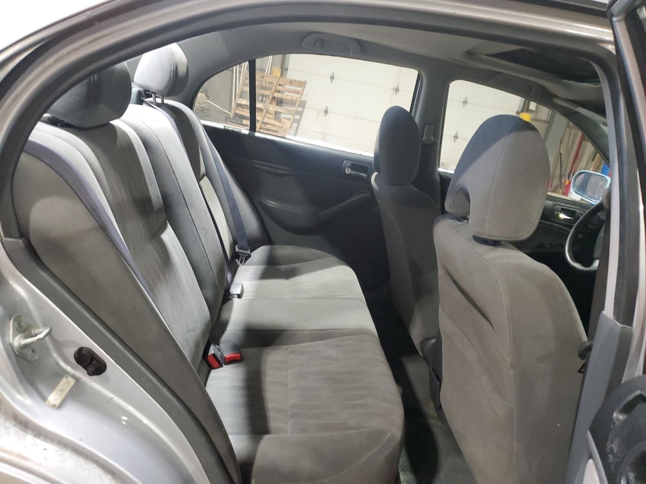2005 Honda Civic - Image 10