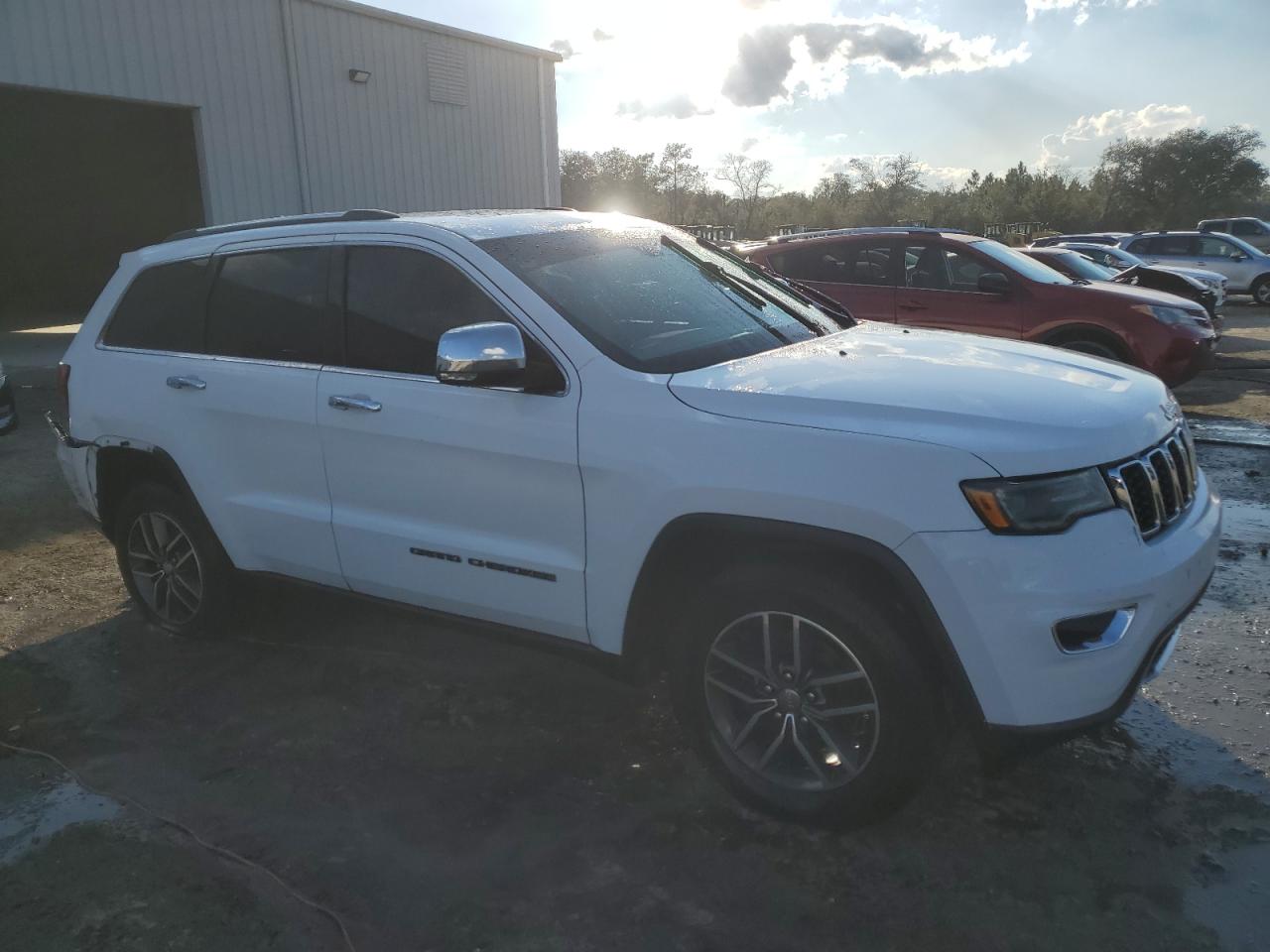 2017 Jeep Grand Cherokee - Image 4