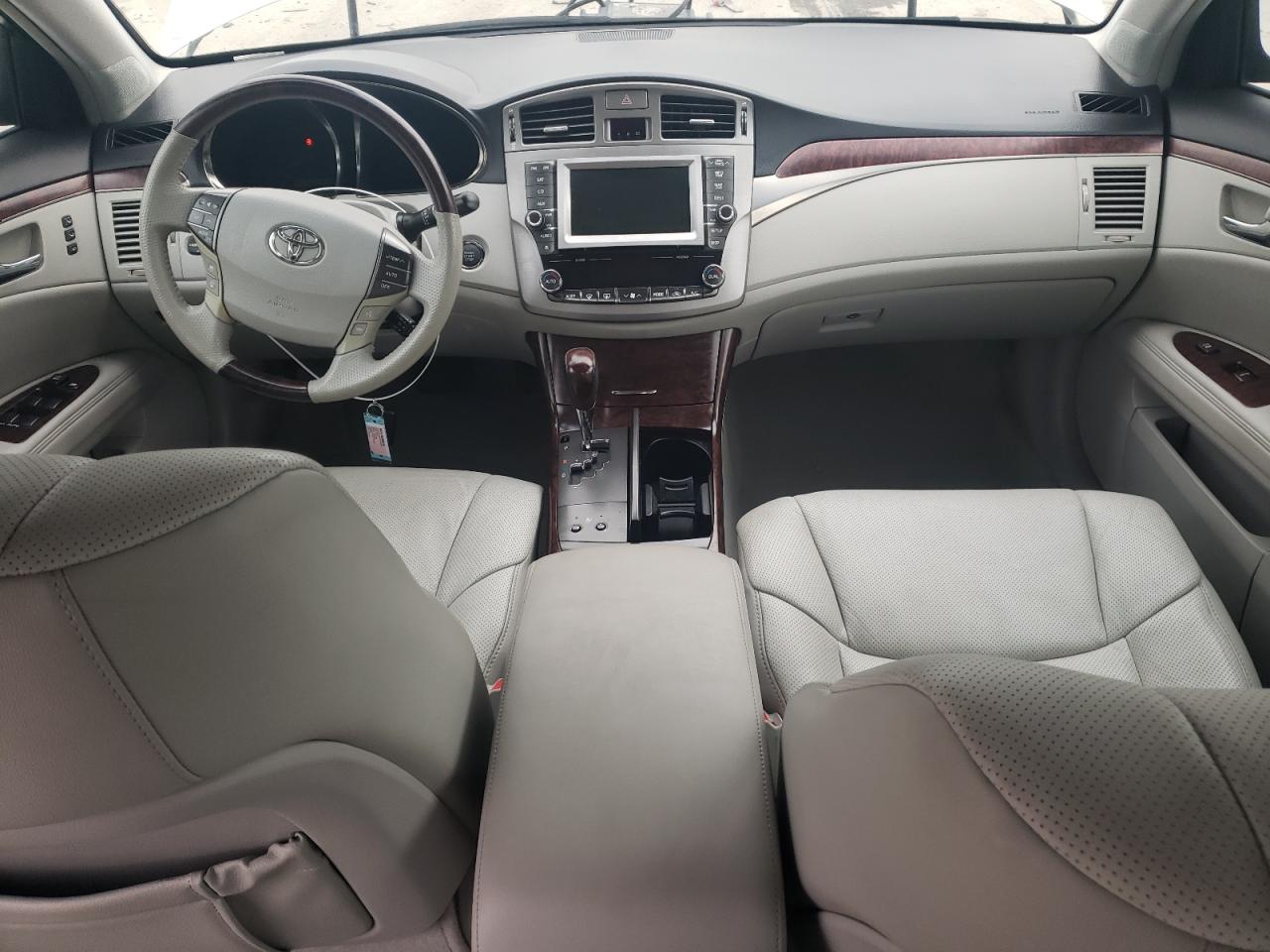 2012 Toyota Avalon - Image 8
