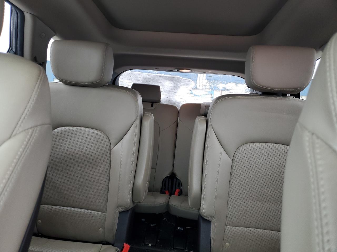 2018 Hyundai Santa Fe - Image 10