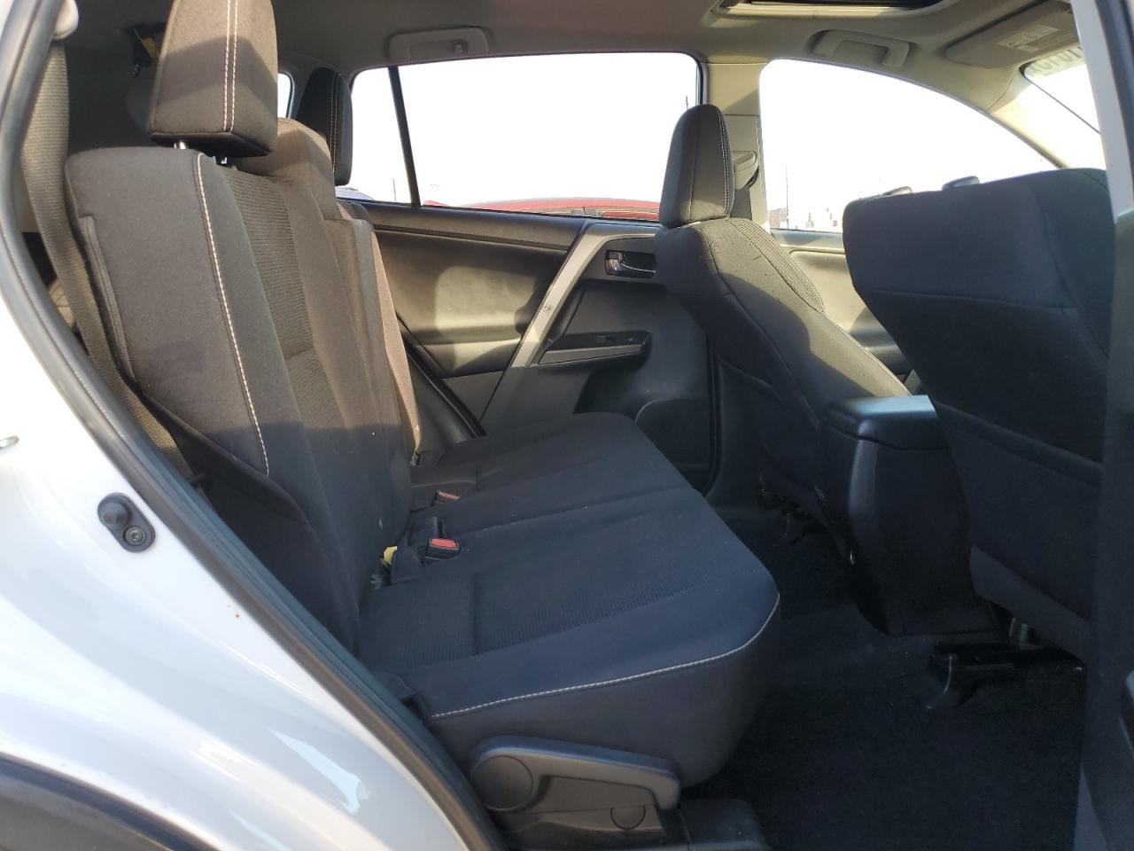 2018 Toyota RAV 4 - Image 11