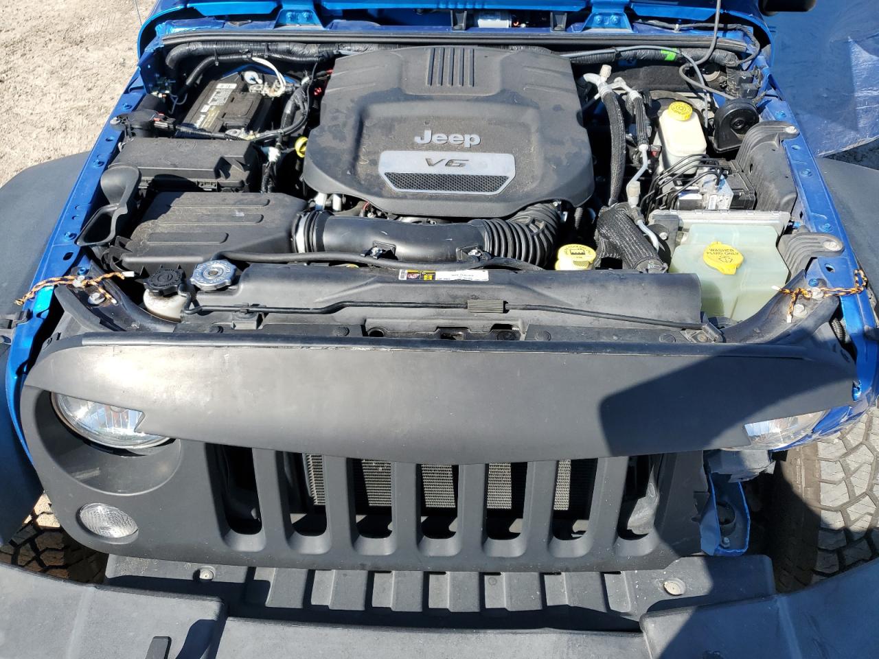 2016 Jeep Wrangler - Image 12