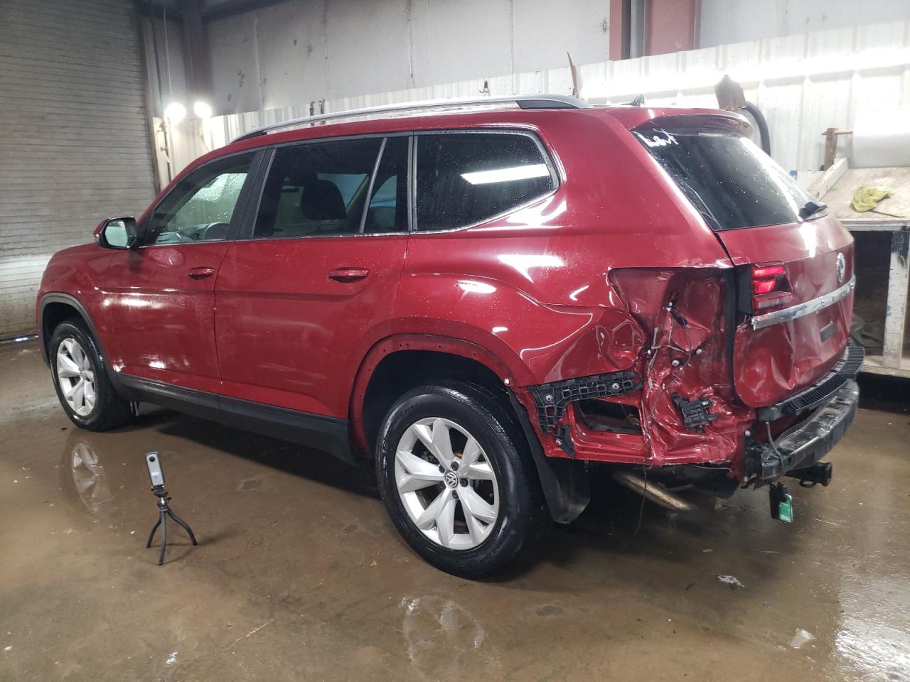 2018 Volkswagen Atlas - Image 2