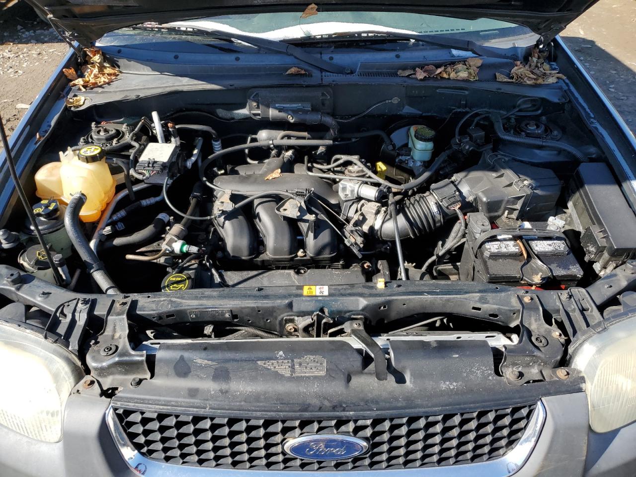 2003 Ford Escape - Image 12