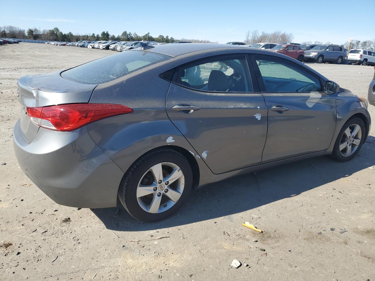 2013 Hyundai Elantra - Image 3