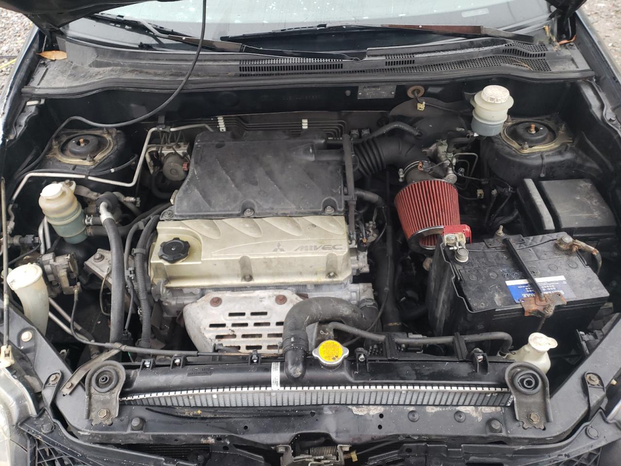 2004 Mitsubishi Outlander - Image 11