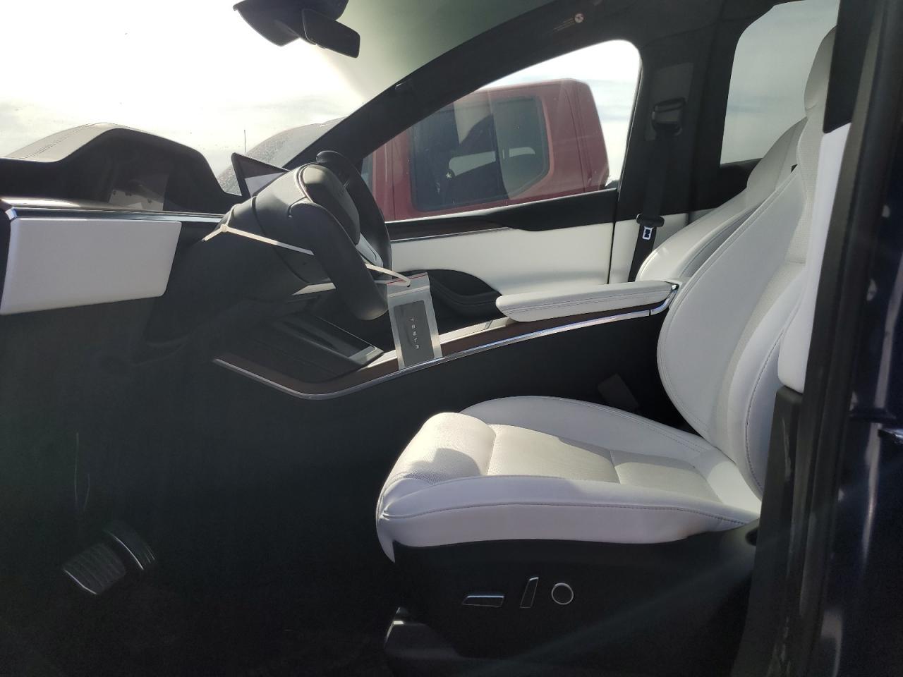 2022 Tesla Model X VIN: 7SAXCDE56NF337415 Lot: 47012485