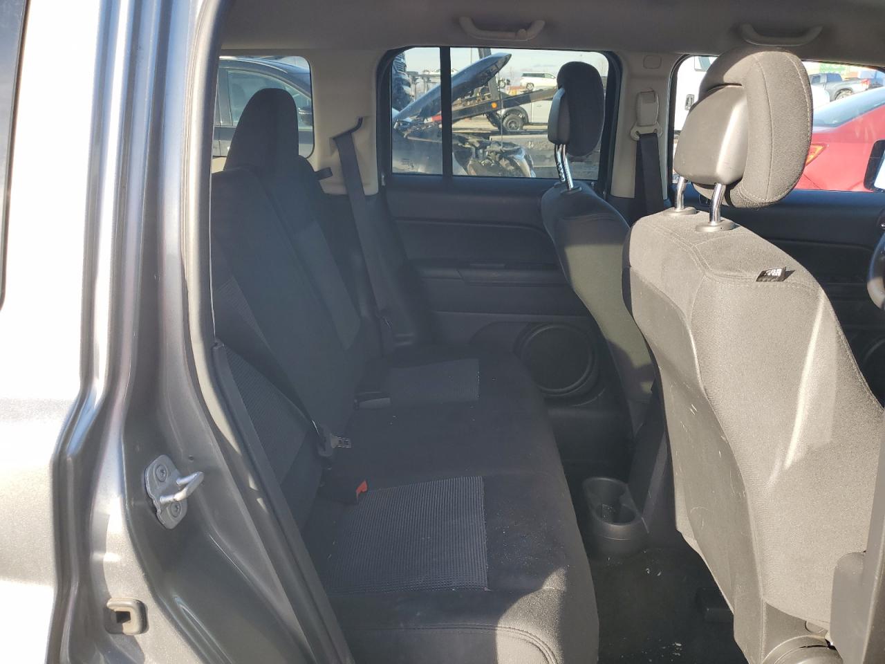 2014 Jeep Liberty (Patriot) - Image 11
