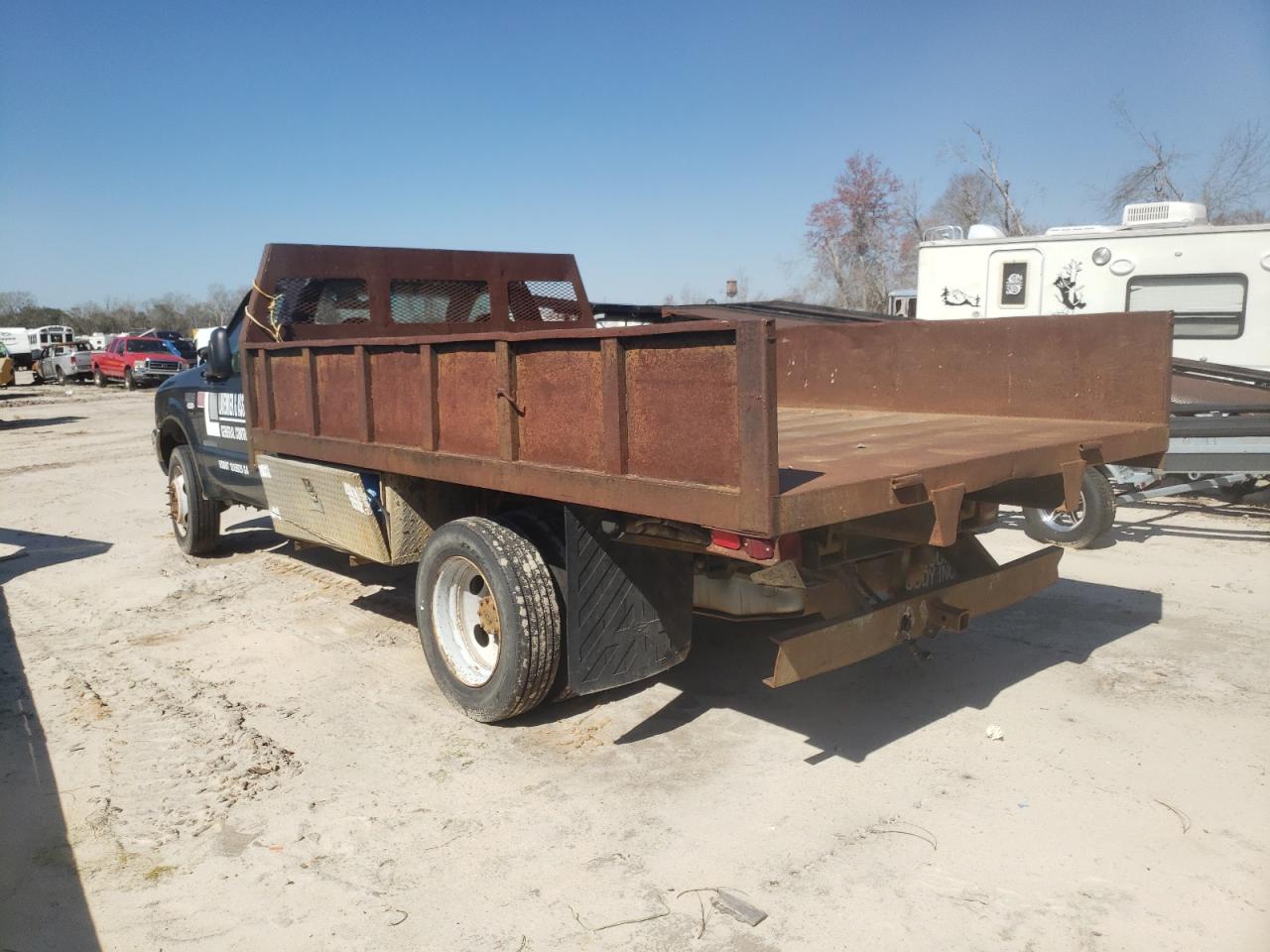 2000 Ford F450 - Image 2