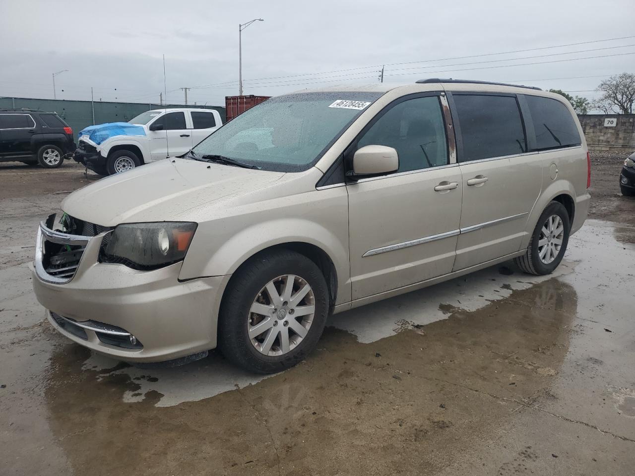 2015 Chrysler Town & Country - Image 1