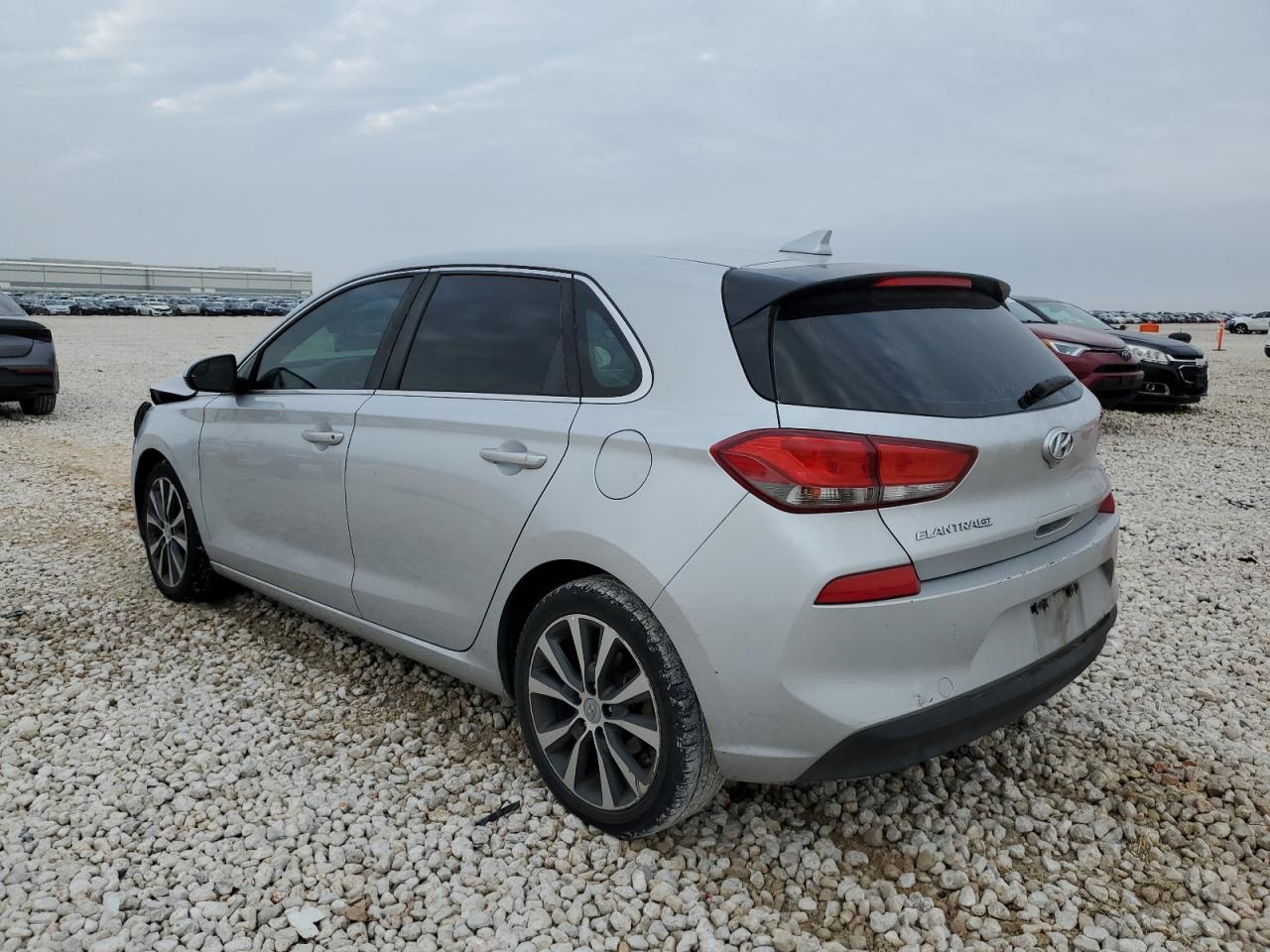 2018 Hyundai Elantra - Image 2