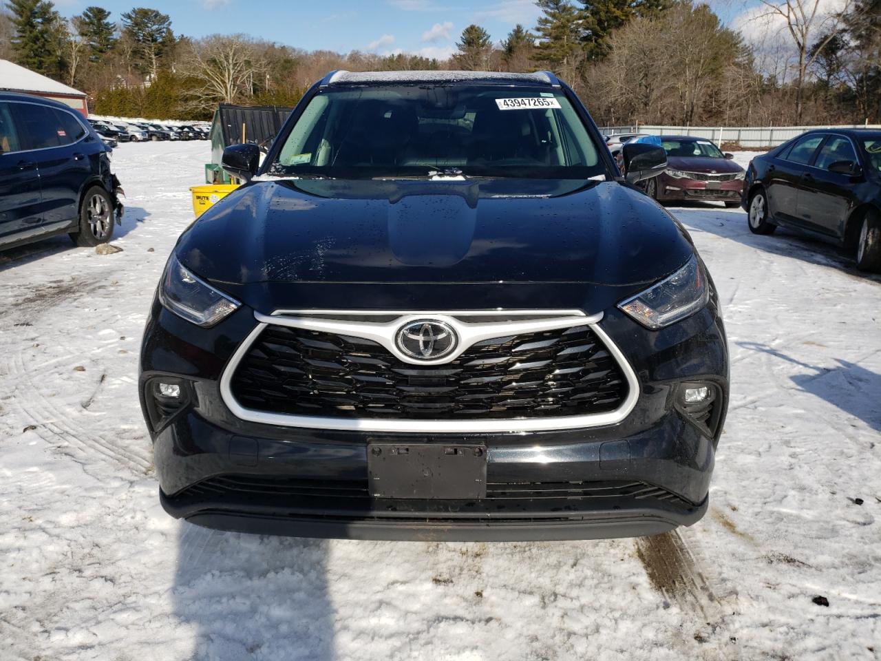 2021 Toyota Highlander - Image 5