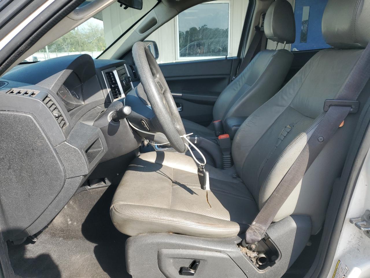 2009 Jeep Grand Cherokee - Image 7