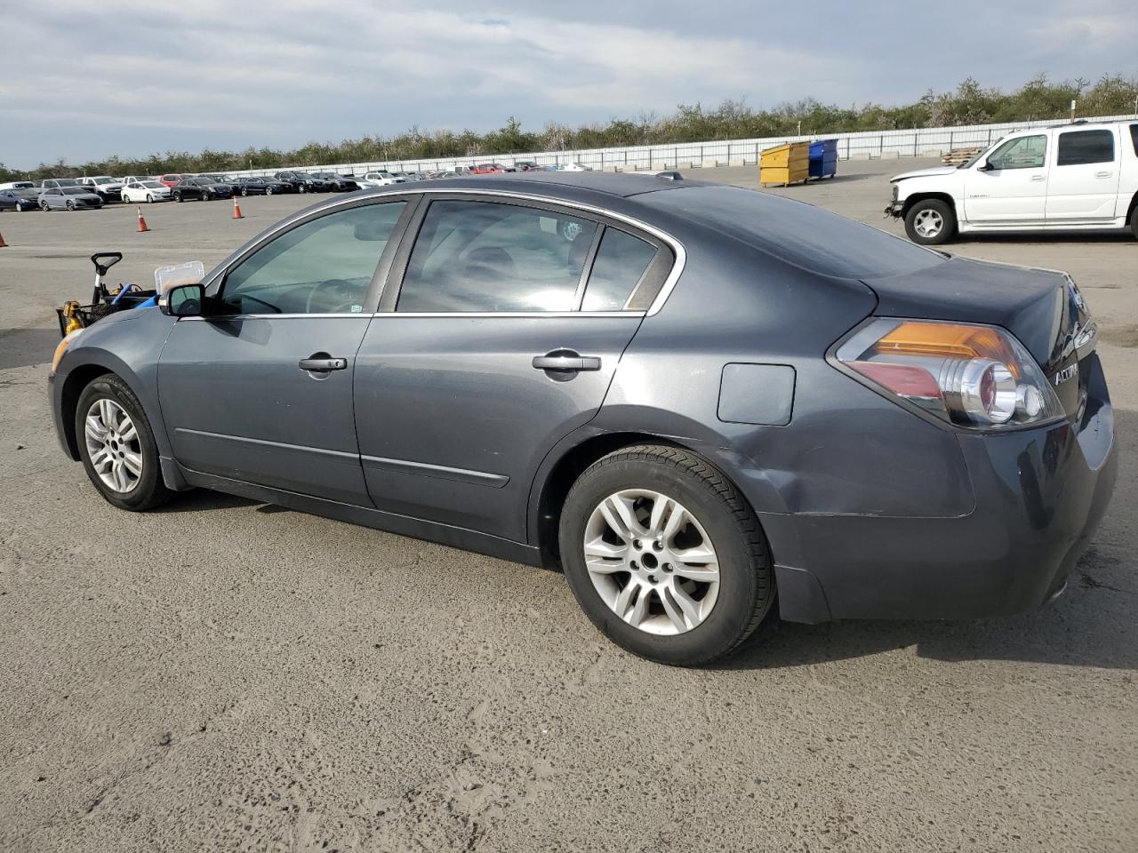 2011 Nissan Altima - Image 2