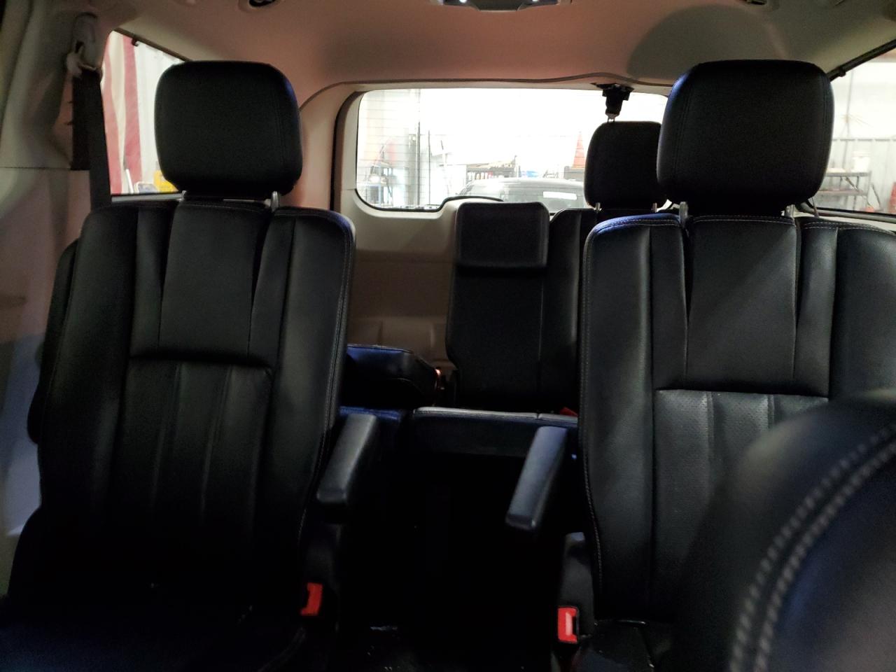 2014 Chrysler Town & Country Touring L VIN: 2C4RC1CG4ER215133 Lot: 45838035