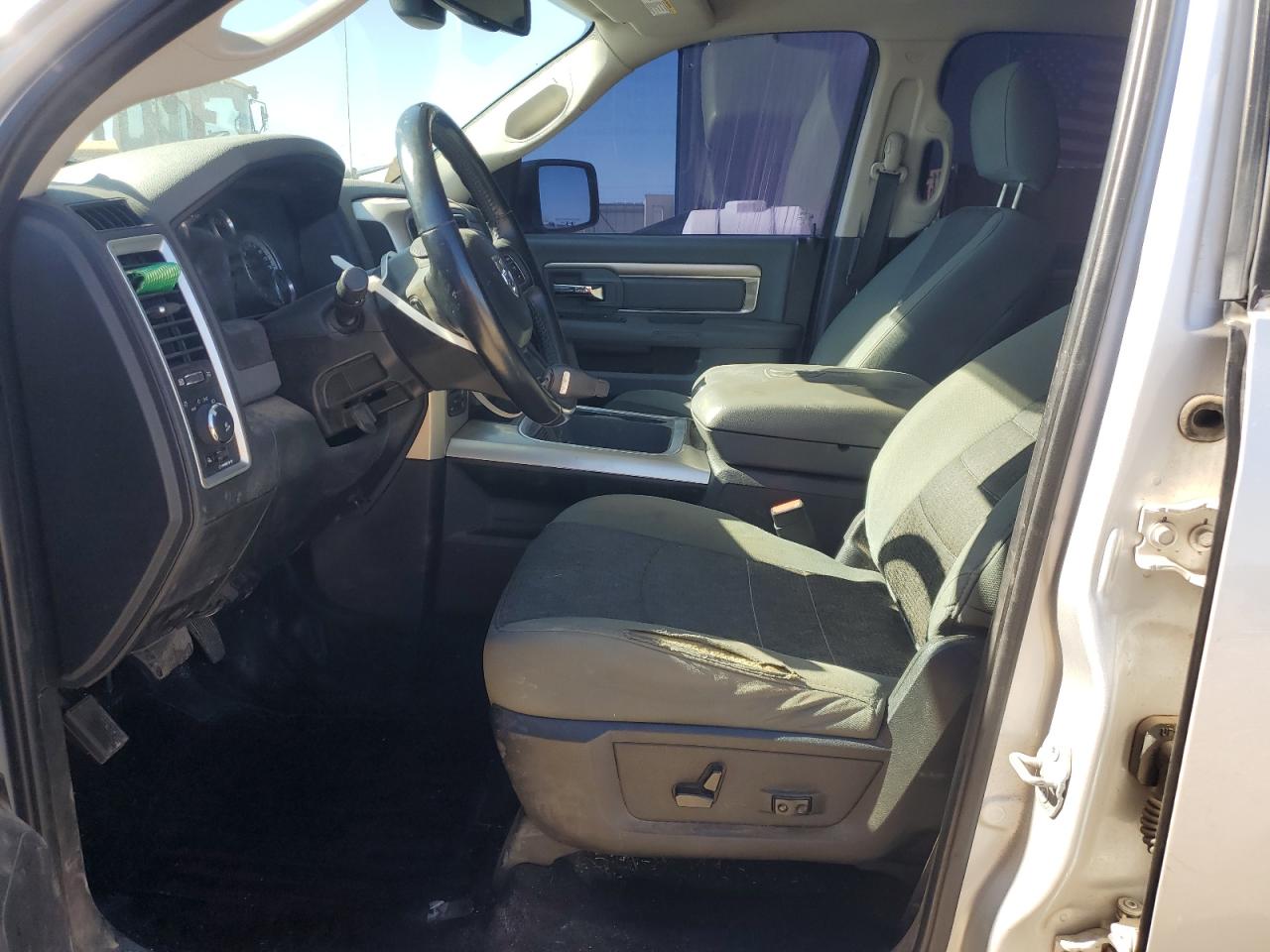 2016 RAM 1500 - Image 7