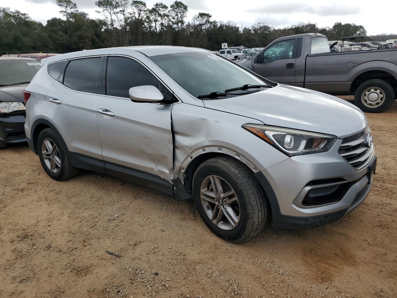 2017 Hyundai Santa Fe - Image 4