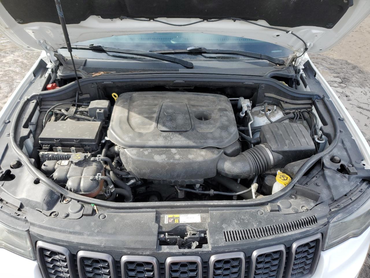 2019 Jeep Grand Cherokee - Image 12