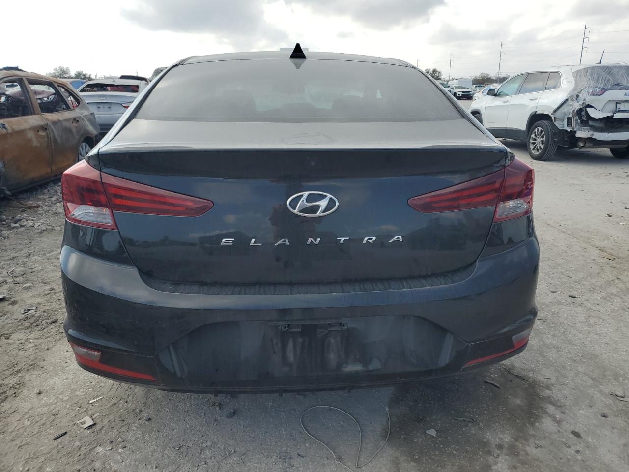 2019 Hyundai Elantra - Image 6