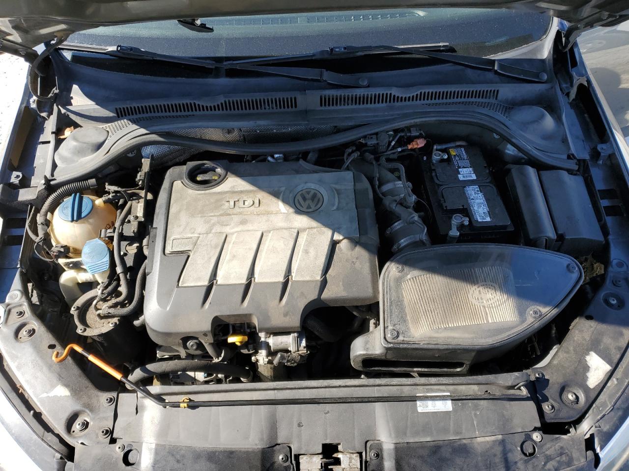 2014 Volkswagen Jetta - Image 11