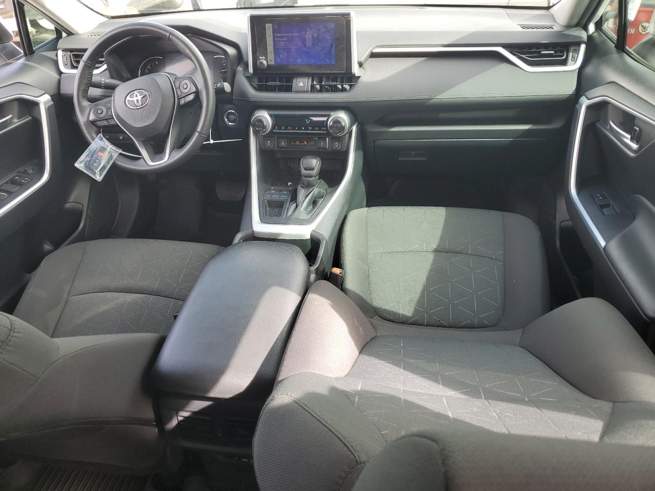 2023 Toyota RAV 4 - Image 8