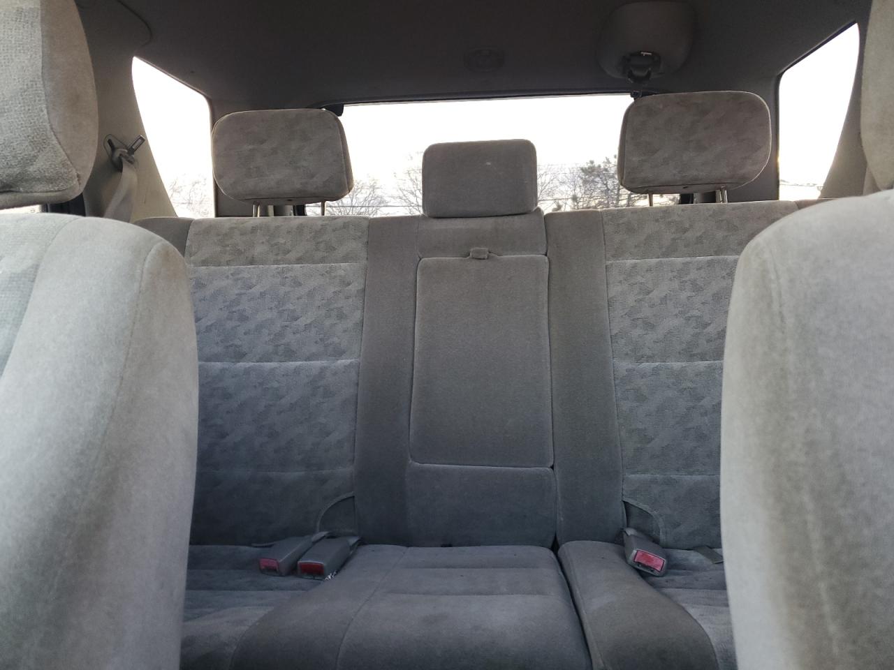 2005 Kia Sorento - Image 10