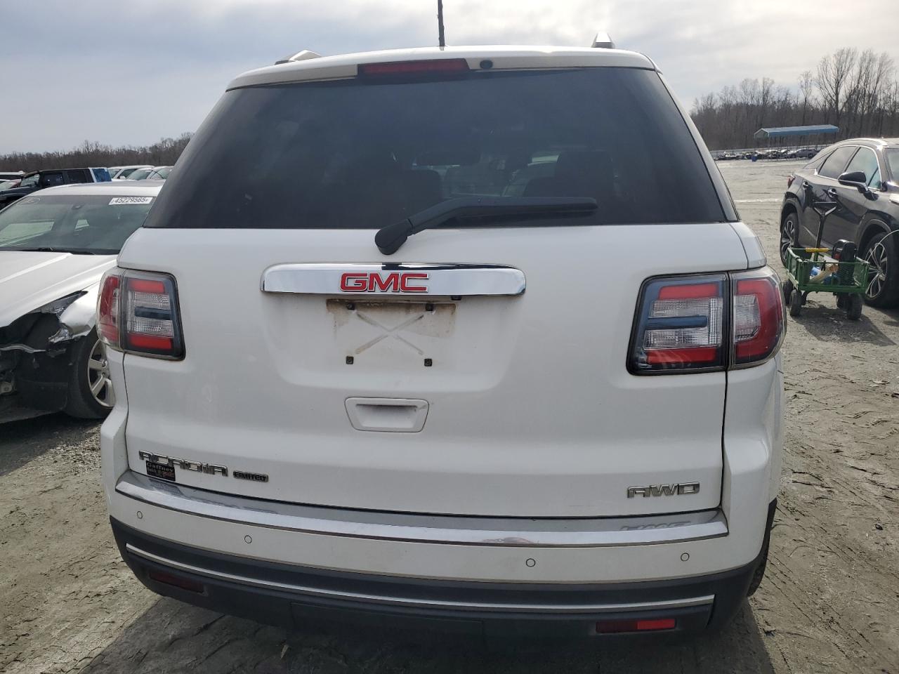 2017 GMC Acadia - Image 6