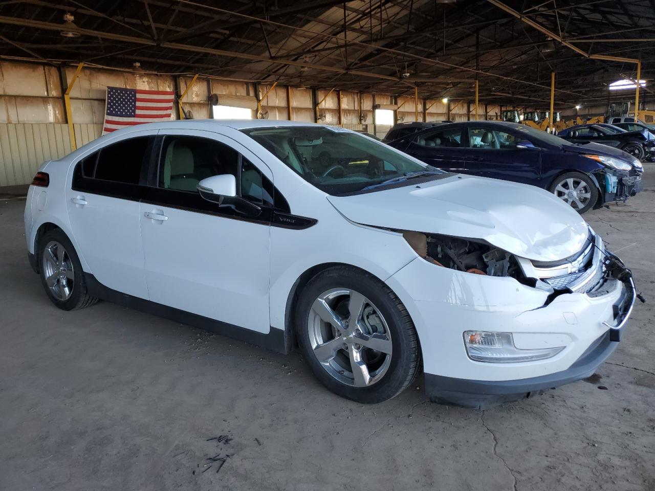 2013 Chevrolet Volt - Image 4